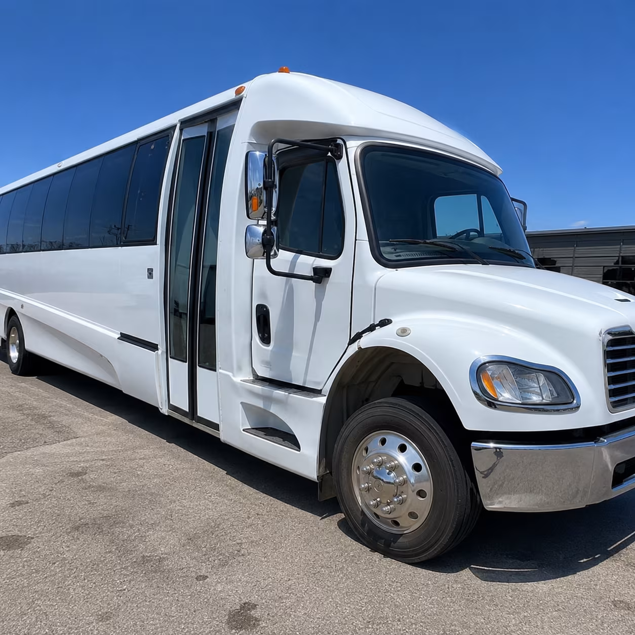 minibuses to the ramona bowl and hillside venues near hemet